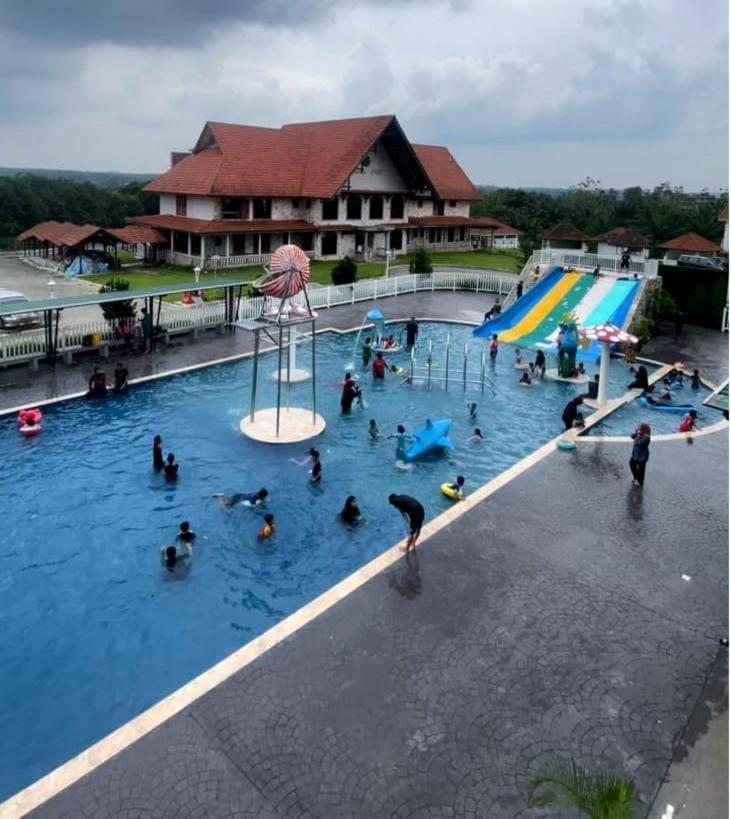 Savanna Hill Resort Ulu Tiram Exterior foto